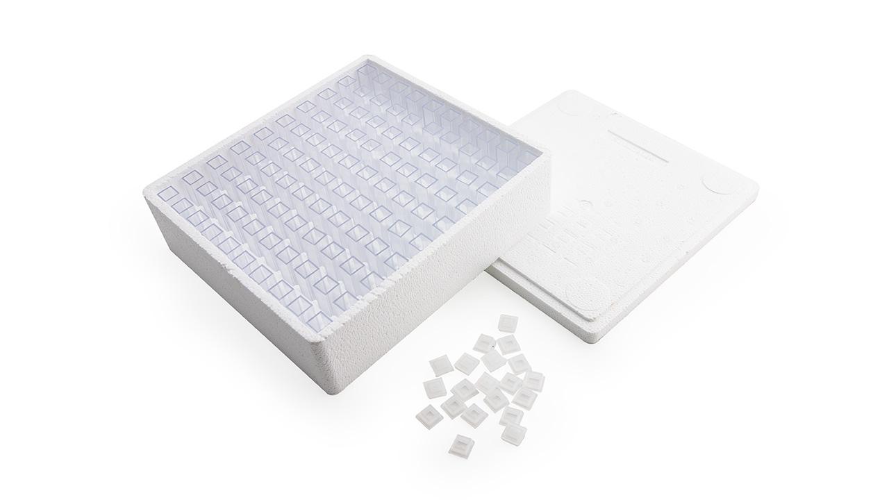 A package of 100-3.5 mL cuvettes (with 20 lids).
